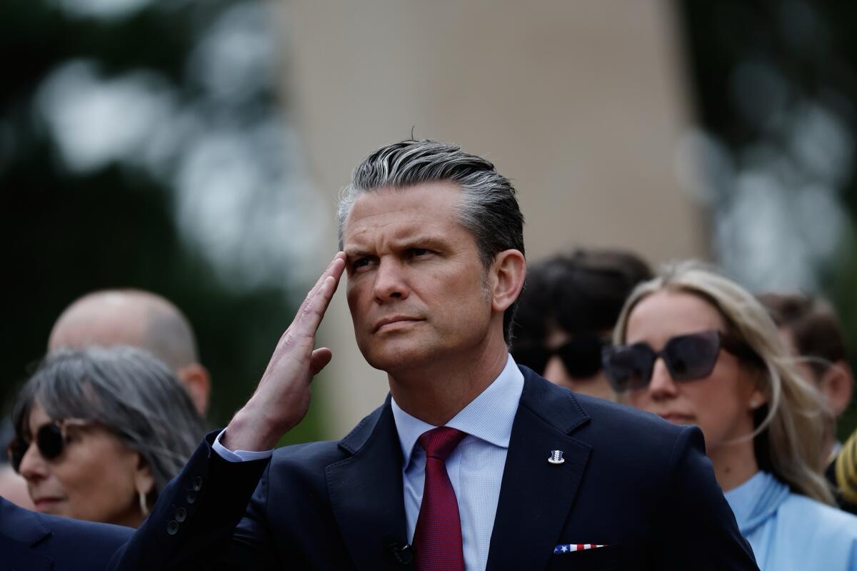 Le monde regarde la Normandie: pourquoi le discours de Pete Hegseth peut durcir le choc entre Washington, l’Europe et la France