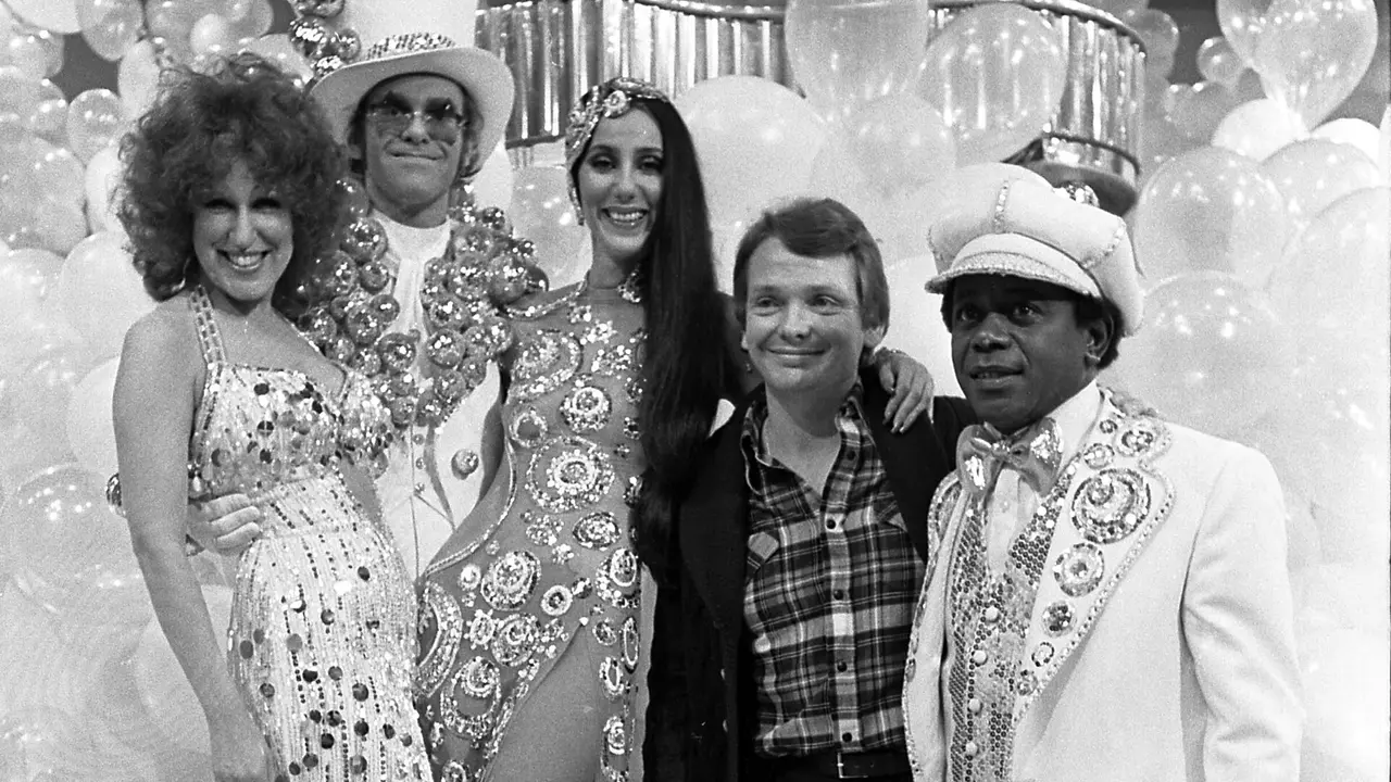 Bob Mackie a transforme la mode en industrie du spectacle