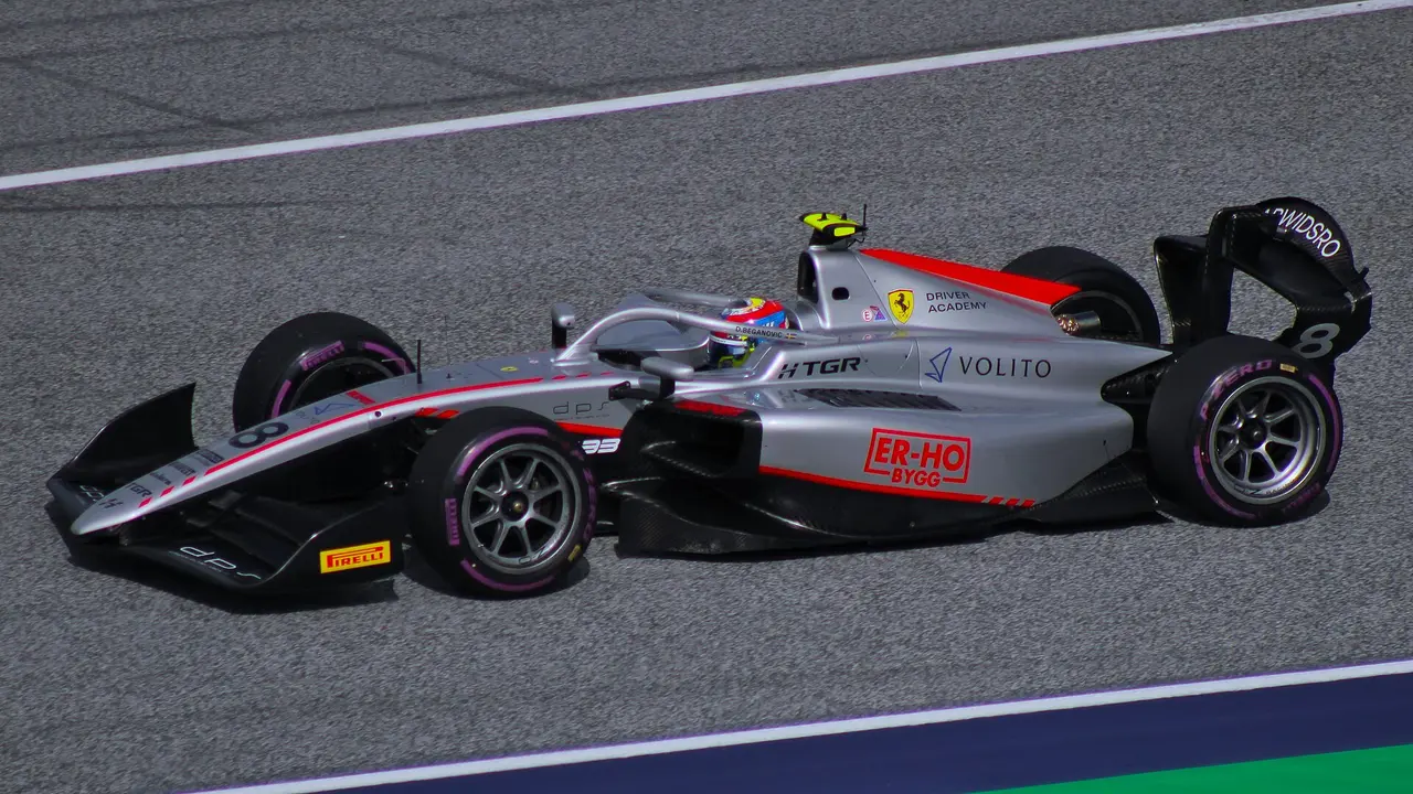 dino-beganovic-victoire-sprint-race-f2-bakou
