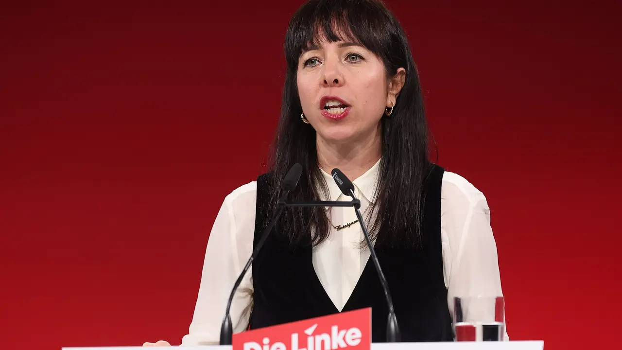 Elif Eralp, possible première maire immigrée de Berlin, mène Die Linke en tête