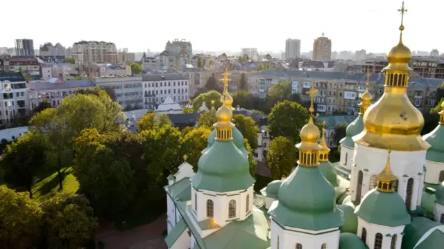 explosions-alerte-missiles-kiev