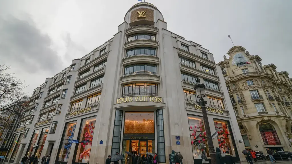 finale-mondial-2026-coffre-louis-vuitton-france-spectacle-planetaire-18-juillet-2026
