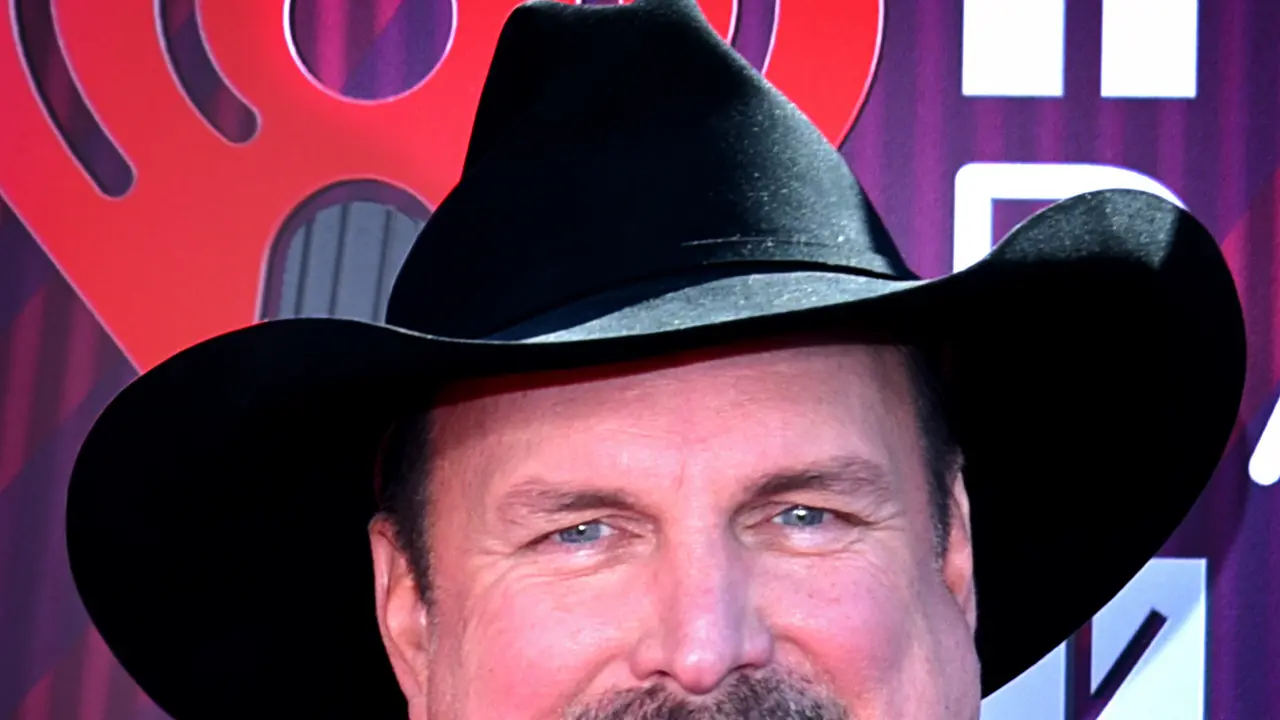 Garth Brooks rallume l’arena : le retour du live retro comme empire business