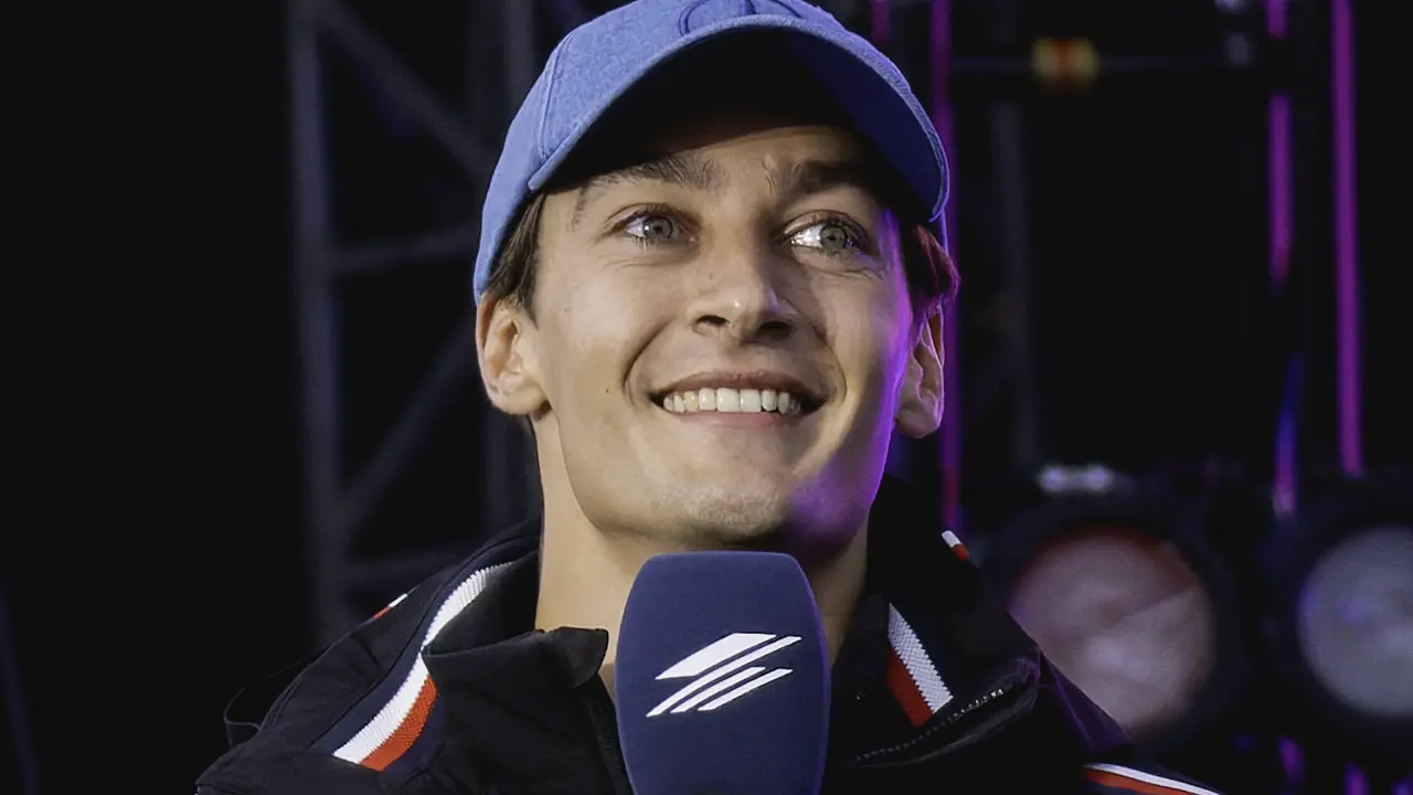 george-russell-pole-bakou-leclerc-piastri