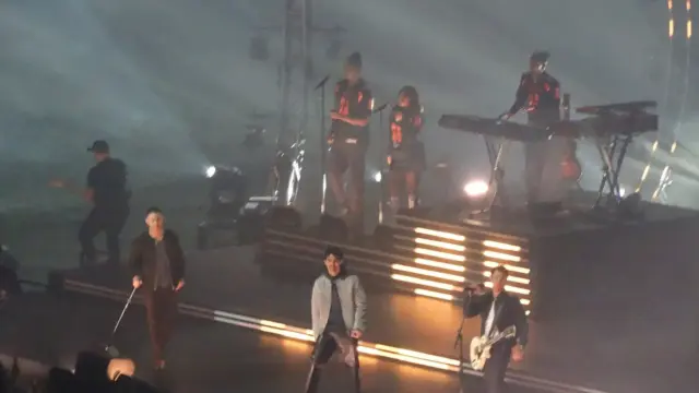 Jonas Brothers relancent Burning Up : la nostalgie devient une economie de stade