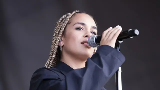 Jorja Smith Returns to Walsall: A Concert Film Gives Her Hometown a Voice