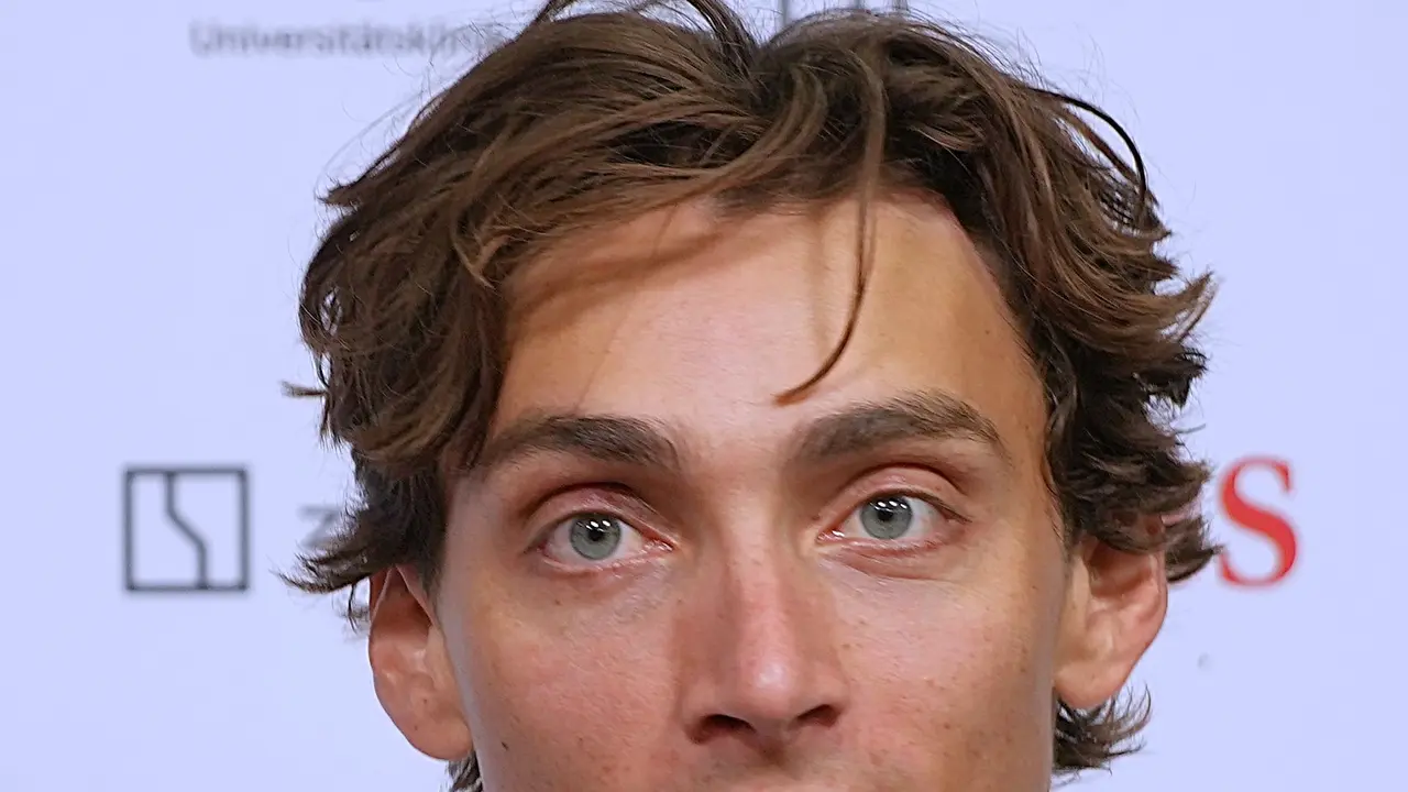 Mondo Duplantis Gold: Mondo Duplantis Signs ‘Gold’, Anthem of the First Ultimate Championship