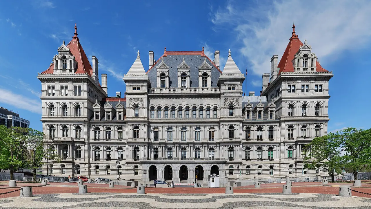 new-york-moratoire-data-centers-ia-monde-france-15-juillet-2026