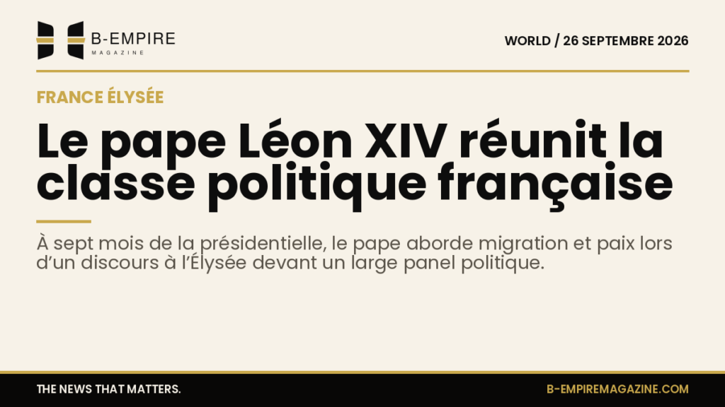 Le pape Léon XIV prononçant un discours à l’Élysée devant un parterre de personnalités politiques françaises.