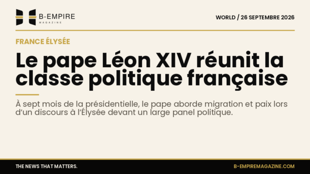 Le pape Léon XIV prononçant un discours à l’Élysée devant un parterre de personnalités politiques françaises.