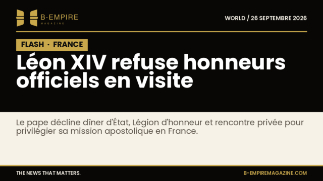 Visuel avec le texte 'FLASH' en blanc sur fond noir, accompagnant le titre sur le refus des honneurs par le pape Léon XIV lors de sa visite en France.