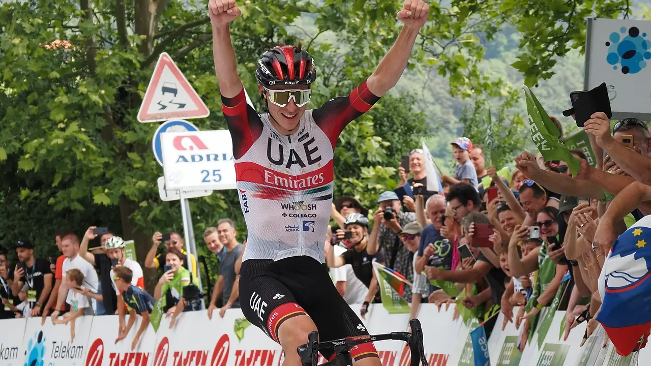 La chute qui glace le cyclisme : Pogačar perd la Vuelta et son rêve historique