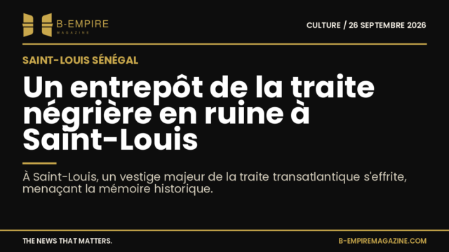 Photographie d'un entrepôt historique en ruine à Saint-Louis, Sénégal, vestige de la traite négrière transatlantique.