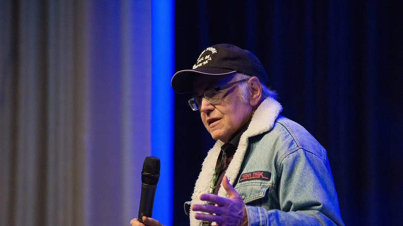 Walter Koenig fête ses 90 ans, l’héritage mondial de Chekov dans Star Trek