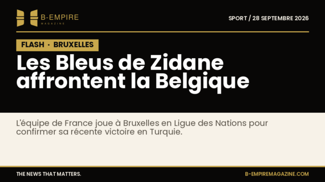 Photo d'équipe des Bleus de football dirigée par Zinédine Zidane sur un terrain de football