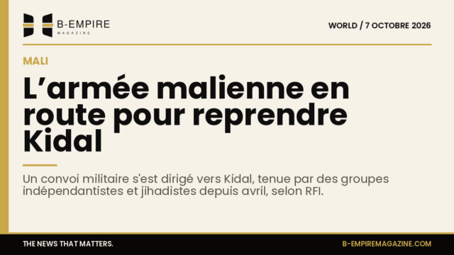 Photo d'un convoi militaire malien en déplacement dans une zone désertique près de Kidal