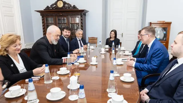 En Albanie, le Premier ministre Edi Rama refuse de démissionner malgré la contestation
