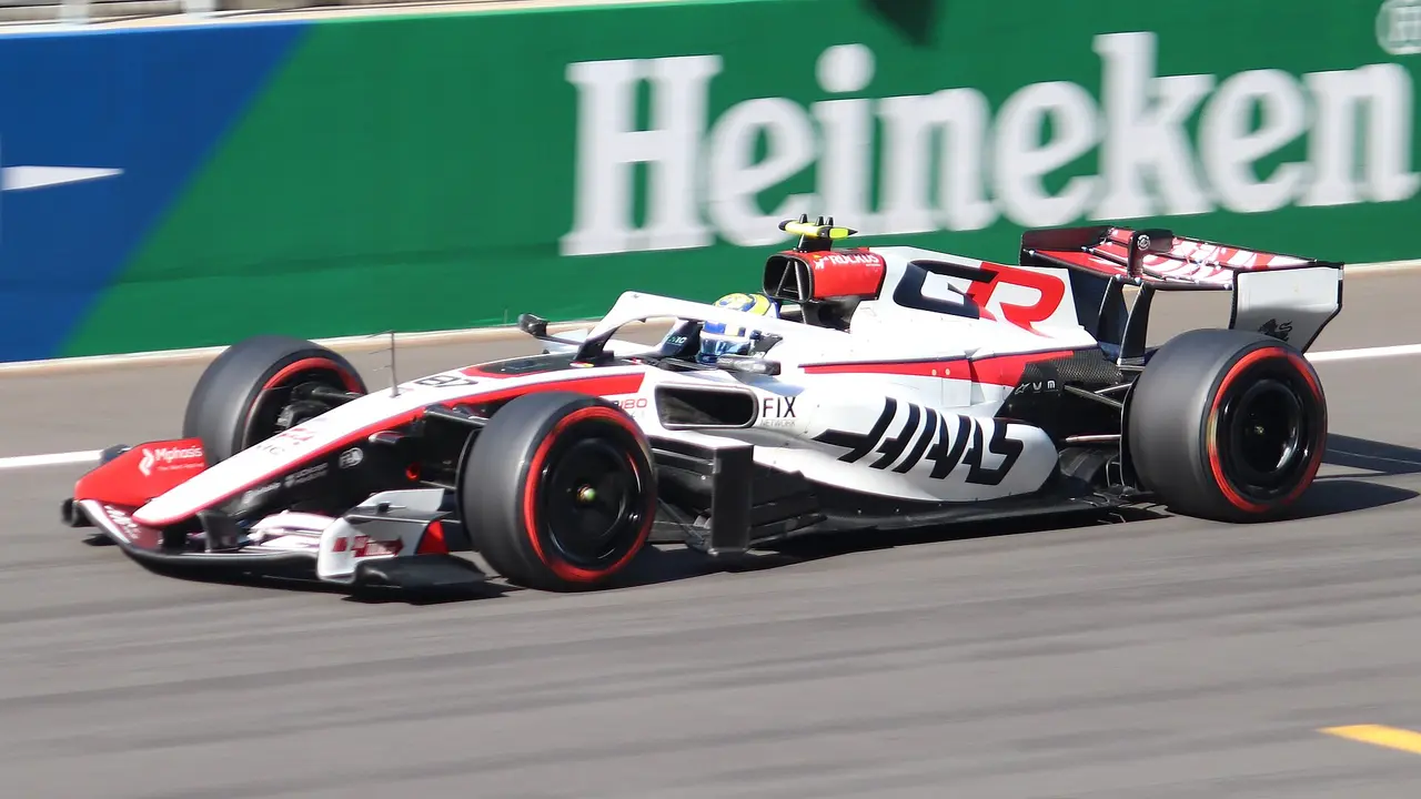 Haas habille ses VF-26 d’une livrée Godzilla ‘Minus Zero’ pour le GP d’Austin
