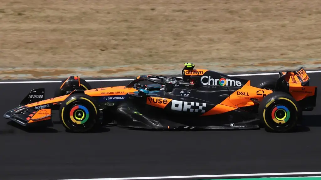 lando-norris-mclaren-loin-rythme-malaisie