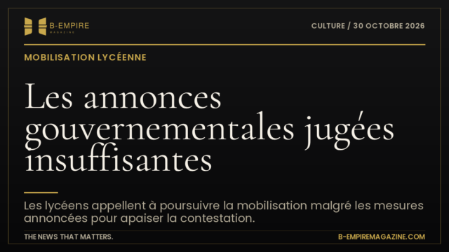 Image d'un groupe de lycéens manifestant avec des pancartes dans une rue