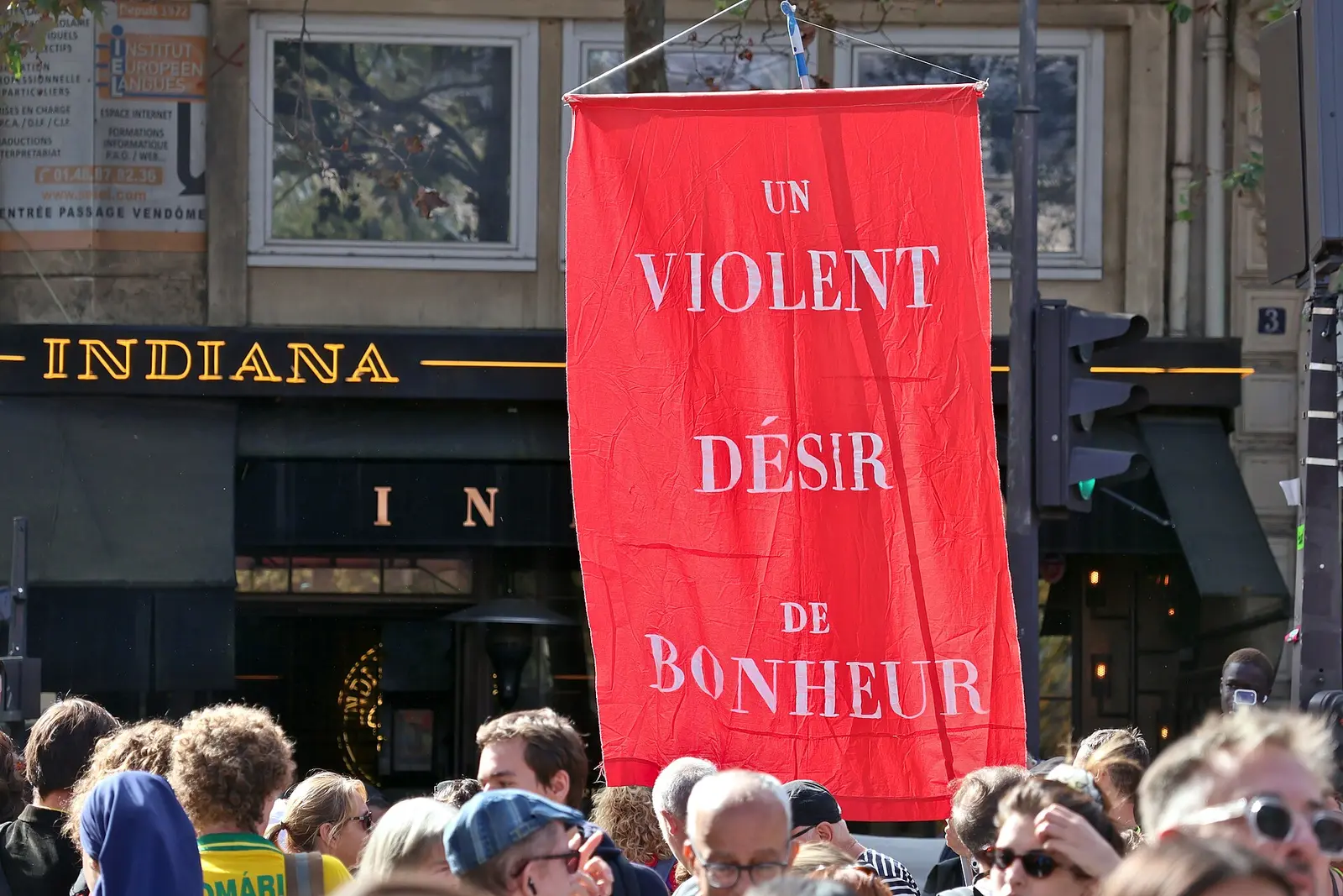 France : plus de 400 lycées paralysés, la mobilisation lycéenne s’étend