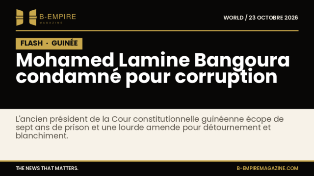 Photo abstraite représentant la justice avec un marteau de juge sur un fond sombre