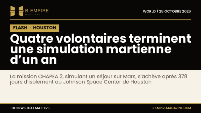 Volontaires sortant d’une installation simulant une mission martienne au Johnson Space Center