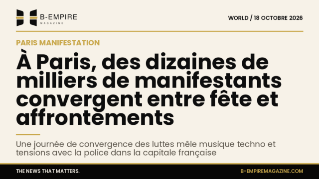 Foule dense de manifestants dans les rues de Paris avec des fumées de gaz lacrymogène en arrière-plan