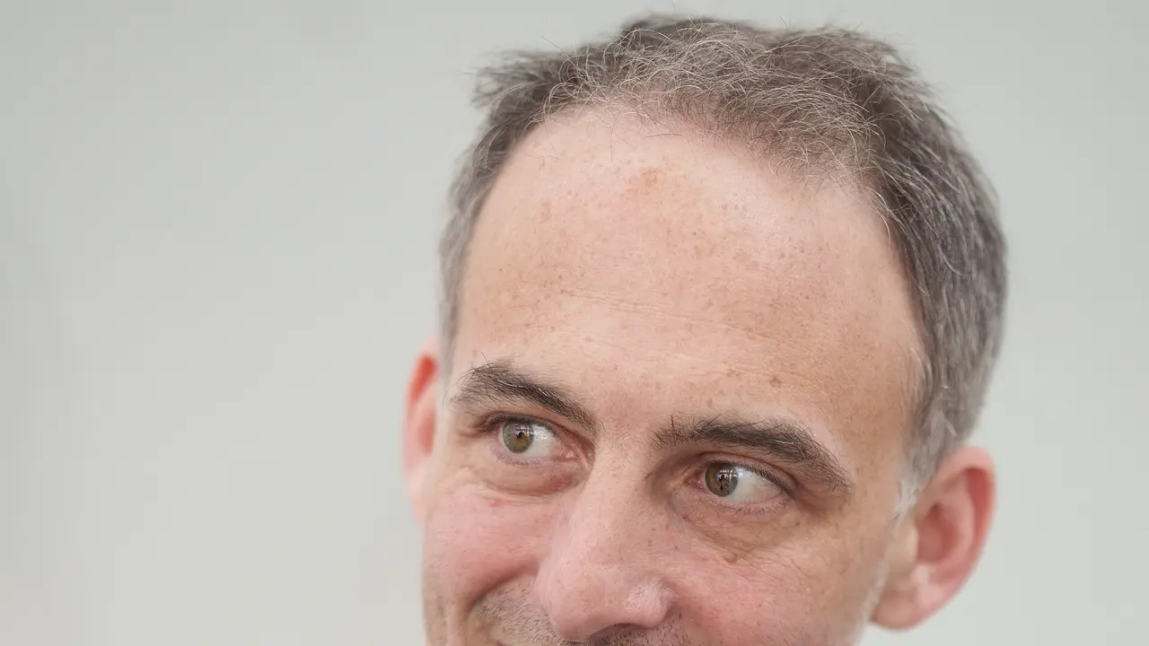 La primaire de la gauche s’ouvre, Raphaël Glucksmann favori face à Olivier Faure