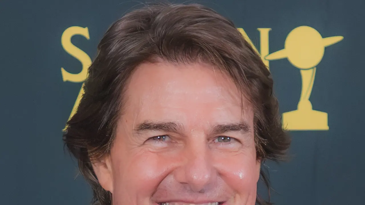 tom-cruise-digger-satire-ecologique-zurich