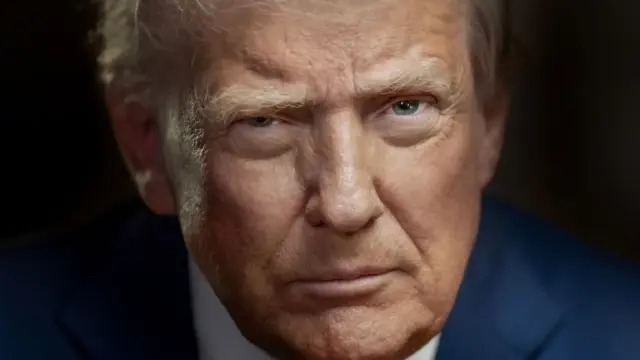 دونالد ترامب يهدد بالطعن في نتيجة الانتخابات التمهيدية لمجلس الشيوخ في ألاسكا